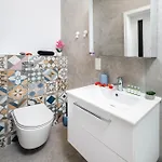 Baluty - Workspace, Parks & Railway Nearby Apartment