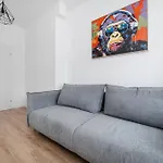 Baluty - Workspace, Parks & Railway Nearby Apartment *