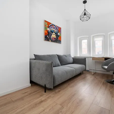 Baluty - Workspace, Parks & Railway Nearby وودج