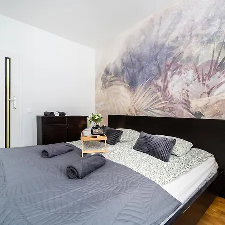 Baluty - Workspace, Parks & Railway Nearby وودج