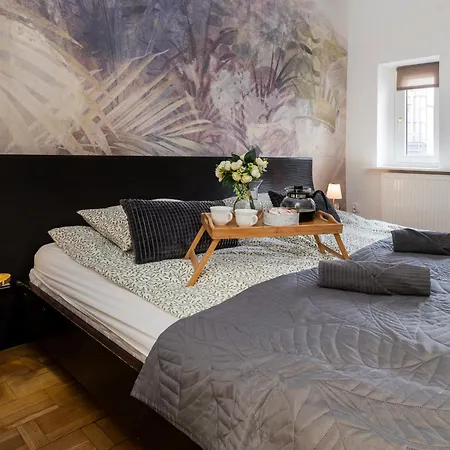 Baluty - Workspace, Parks & Railway Nearby * לודז'