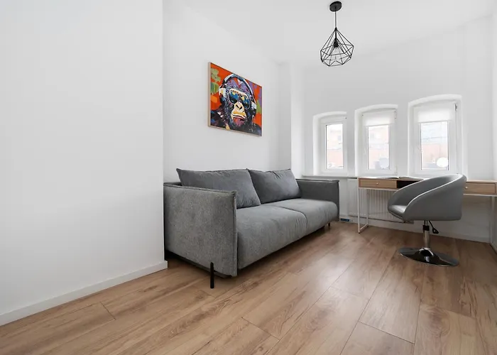 Baluty - Workspace, Parks & Railway Nearby לודז'