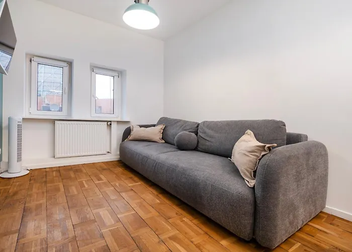 Baluty - Workspace, Parks & Railway Nearby * לודז'