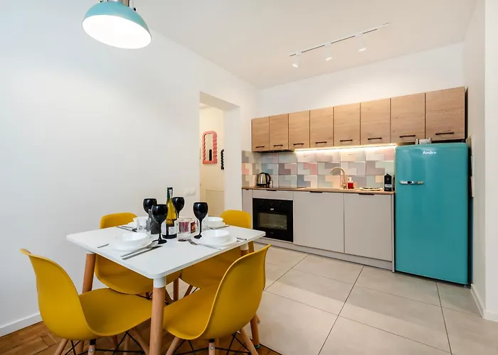 Baluty - Workspace, Parks & Railway Nearby